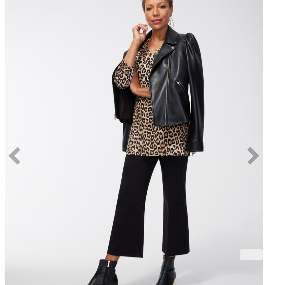 Chico's Pima  Cheetah Tunic Top🐆 - Picture 10 of 10